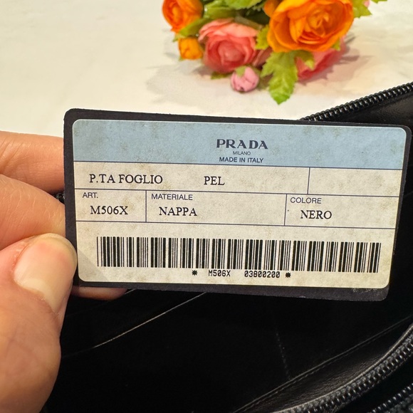 Authentic Prada zippy wallet - Picture 10 of 11